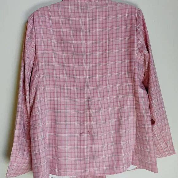 Large Pink Plaid Blazer with patches - Picture 5 of 5